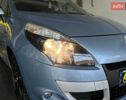 Рено Сценик 2009 в Львове на Automoto.ua Синий Рено Сценик, объемом двигателя 1.6 л и пробегом 104 тыс. км за 7000 $, фото 8 на Automoto.ua