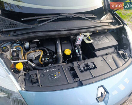 Рено Сценик 2010 в Киеве на Automoto.ua Синий Рено Сценик, объемом двигателя 1.5 л и пробегом 240 тыс. км за 6800 $, фото 6 на Automoto.ua