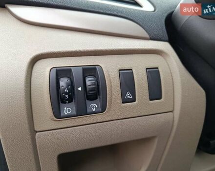 Рено Сценик 2010 в Радивилове на Automoto.ua Синий Рено Сценик, объемом двигателя 1.6 л и пробегом 137 тыс. км за 6900 $, фото 43 на Automoto.ua