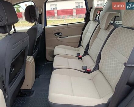 Рено Сценик 2010 в Радивилове на Automoto.ua Синий Рено Сценик, объемом двигателя 1.6 л и пробегом 137 тыс. км за 6900 $, фото 23 на Automoto.ua