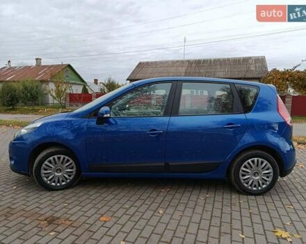 Рено Сценик 2010 в Радивилове на Automoto.ua Синий Рено Сценик, объемом двигателя 1.6 л и пробегом 137 тыс. км за 6900 $, фото 4 на Automoto.ua