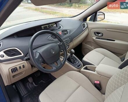 Рено Сценик 2010 в Радивилове на Automoto.ua Синий Рено Сценик, объемом двигателя 1.6 л и пробегом 137 тыс. км за 6900 $, фото 25 на Automoto.ua