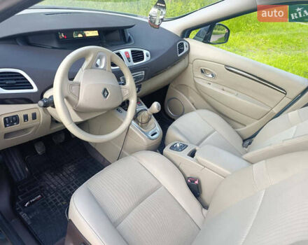 Рено Сценик 2010 в Киеве на Automoto.ua Синий Рено Сценик, объемом двигателя 1.5 л и пробегом 240 тыс. км за 6800 $, фото 9 на Automoto.ua