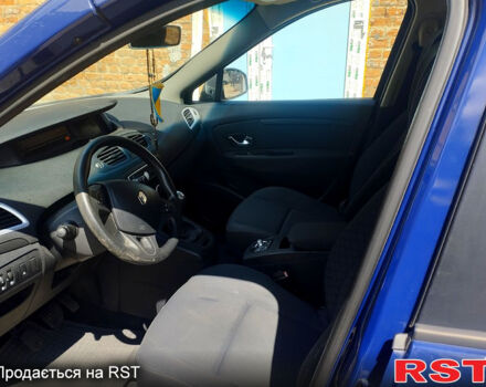 Рено Сценик 2010 в Прилуках на Automoto.ua Синий Рено Сценик, объемом двигателя 1.5 л и пробегом 250 тыс. км за 6350 $, фото 4 на Automoto.ua