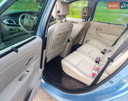 Рено Сценик 2010 в Киеве на Automoto.ua Синий Рено Сценик, объемом двигателя 1.5 л и пробегом 240 тыс. км за 6800 $, фото 11 на Automoto.ua