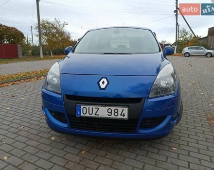 Рено Сценик 2010 в Радивилове на Automoto.ua Синий Рено Сценик, объемом двигателя 1.6 л и пробегом 137 тыс. км за 6900 $, фото 3 на Automoto.ua