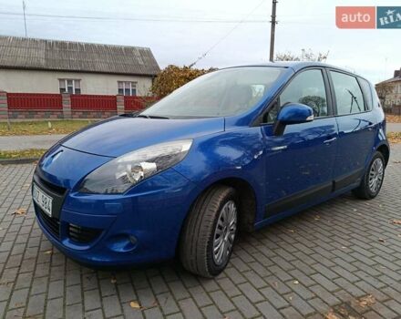 Рено Сценик 2010 в Радивилове на Automoto.ua Синий Рено Сценик, объемом двигателя 1.6 л и пробегом 137 тыс. км за 6900 $, фото 2 на Automoto.ua