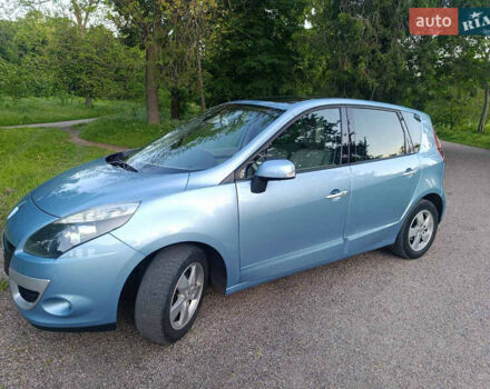 Рено Сценик 2010 в Киеве на Automoto.ua Синий Рено Сценик, объемом двигателя 1.5 л и пробегом 240 тыс. км за 6800 $, фото 2 на Automoto.ua