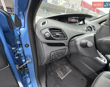 Синій Рено Сценік, об'ємом двигуна 1.4 л та пробігом 225 тис. км за 8700 $, фото 23 на Automoto.ua