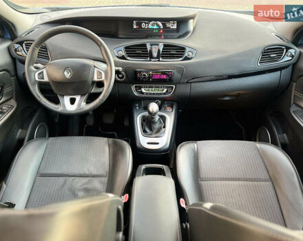 Рено Сценик 2012 в Луцке на Automoto.ua Синий Рено Сценик, объемом двигателя 1.5 л и пробегом 220 тыс. км за 6750 $, фото 12 на Automoto.ua