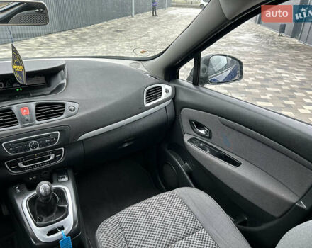 Синий Рено Сценик, объемом двигателя 1.6 л и пробегом 243 тыс. км за 8200 $, фото 54 на Automoto.ua