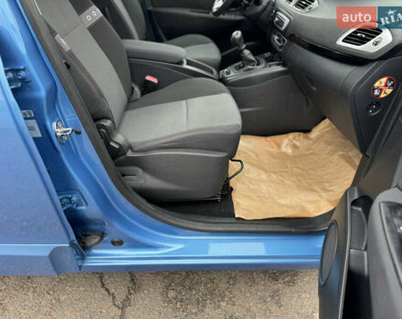Синий Рено Сценик, объемом двигателя 1.4 л и пробегом 177 тыс. км за 8800 $, фото 77 на Automoto.ua