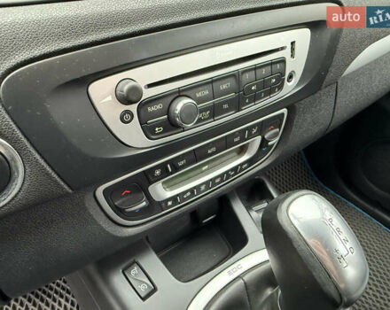 Синий Рено Сценик, объемом двигателя 1.46 л и пробегом 195 тыс. км за 8500 $, фото 39 на Automoto.ua