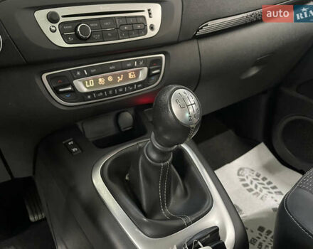 Рено Сценик 2013 в Стрые на Automoto.ua Синий Рено Сценик, объемом двигателя 1.5 л и пробегом 226 тыс. км за 9950 $, фото 41 на Automoto.ua