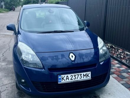 Рено Сценик 2010 в Чернигове на Automoto.ua Синий Рено Сценик, объемом двигателя 1.5 л и пробегом 235 тыс. км за 6750 $, фото 1 на Automoto.ua