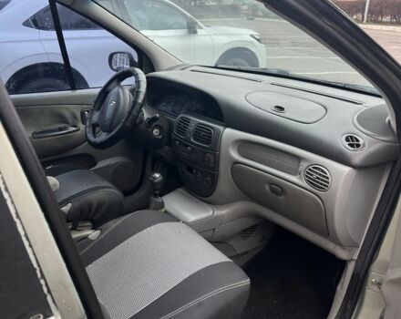 Зеленый Рено Сценик, объемом двигателя 1.6 л и пробегом 257 тыс. км за 3100 $, фото 6 на Automoto.ua