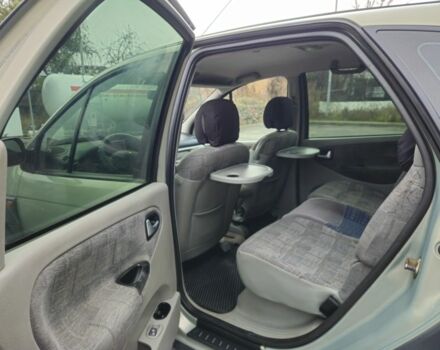 Зелений Рено Сценік, об'ємом двигуна 1.6 л та пробігом 225 тис. км за 3700 $, фото 6 на Automoto.ua