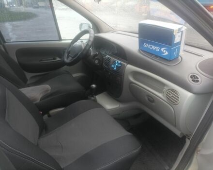 Зелений Рено Сценік, об'ємом двигуна 1.6 л та пробігом 200 тис. км за 2900 $, фото 6 на Automoto.ua