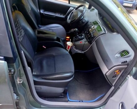 Зеленый Рено Сценик, объемом двигателя 2 л и пробегом 260 тыс. км за 5500 $, фото 3 на Automoto.ua