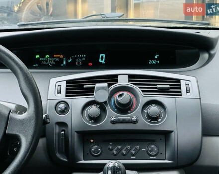 Зеленый Рено Сценик, объемом двигателя 1.6 л и пробегом 114 тыс. км за 5700 $, фото 21 на Automoto.ua