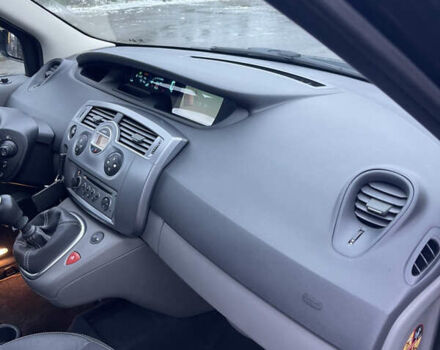 Зелений Рено Сценік, об'ємом двигуна 1.6 л та пробігом 161 тис. км за 5800 $, фото 16 на Automoto.ua