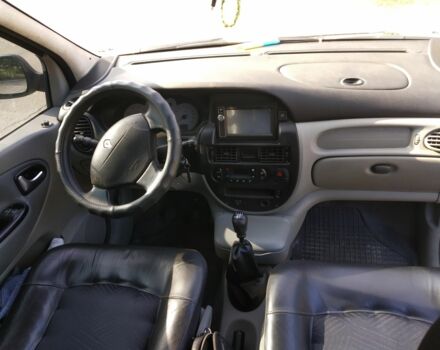 Зелений Рено Сценік, об'ємом двигуна 2 л та пробігом 262 тис. км за 4500 $, фото 6 на Automoto.ua