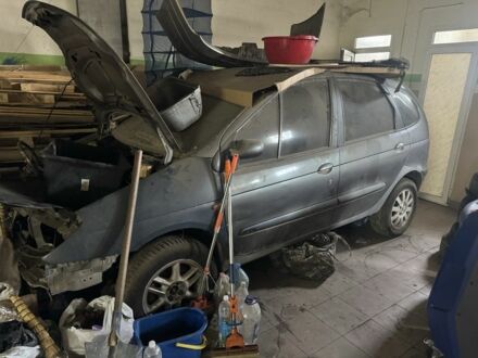 Зелений Рено Сценік, об'ємом двигуна 2 л та пробігом 180 тис. км за 1850 $, фото 1 на Automoto.ua