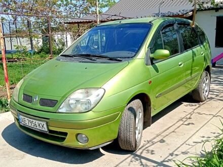 Рено Сценік 2003 у Апостолове на Automoto.ua Зелений Рено Сценік, об'ємом двигуна 1.6 л та пробігом 336 тис. км за 3200 $, фото 1 на Automoto.ua