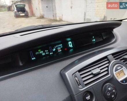 Помаранчевий Рено Сценік, об'ємом двигуна 2 л та пробігом 171 тис. км за 6250 $, фото 160 на Automoto.ua