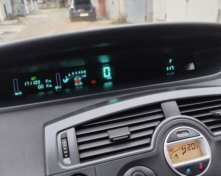 Помаранчевий Рено Сценік, об'ємом двигуна 2 л та пробігом 171 тис. км за 6250 $, фото 157 на Automoto.ua