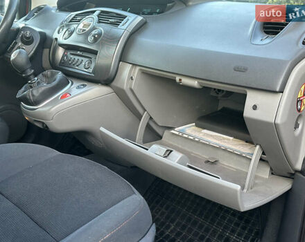 Оранжевый Рено Сценик, объемом двигателя 2 л и пробегом 225 тыс. км за 6700 $, фото 33 на Automoto.ua