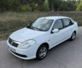 Белый Рено Симбол (Талия), объемом двигателя 1.4 л и пробегом 400 тыс. км за 2610 $, фото 1 на Automoto.ua