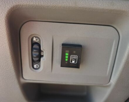 Червоний Рено Сімбол (Талія), об'ємом двигуна 1.1 л та пробігом 232 тис. км за 4700 $, фото 5 на Automoto.ua