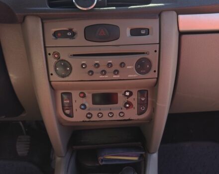 Червоний Рено Сімбол (Талія), об'ємом двигуна 1.1 л та пробігом 232 тис. км за 4700 $, фото 4 на Automoto.ua