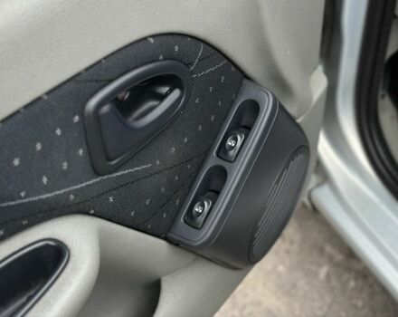 Рено Симбол (Талия) 2003 в Львове на Automoto.ua Серый Рено Симбол (Талия), объемом двигателя 1.4 л и пробегом 239 тыс. км за 4100 $, фото 11 на Automoto.ua