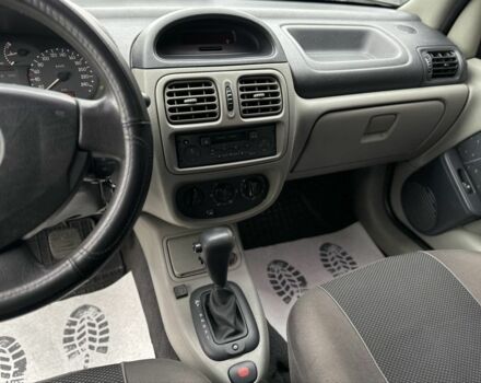 Рено Симбол (Талия) 2003 в Львове на Automoto.ua Серый Рено Симбол (Талия), объемом двигателя 1.4 л и пробегом 239 тыс. км за 4100 $, фото 18 на Automoto.ua