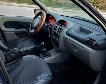 Синий Рено Симбол (Талия), объемом двигателя 1.4 л и пробегом 250 тыс. км за 1500 $, фото 4 на Automoto.ua