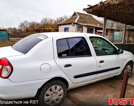 Белый Рено Симбол, объемом двигателя 1.4 л и пробегом 170 тыс. км за 2650 $, фото 3 на Automoto.ua