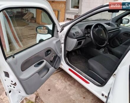 Белый Рено Симбол, объемом двигателя 1.4 л и пробегом 165 тыс. км за 2650 $, фото 5 на Automoto.ua