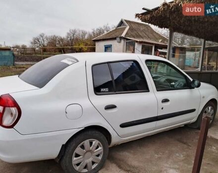 Белый Рено Симбол, объемом двигателя 1.4 л и пробегом 165 тыс. км за 2650 $, фото 3 на Automoto.ua