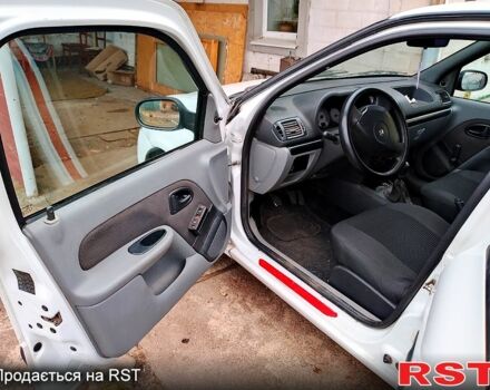 Белый Рено Симбол, объемом двигателя 1.4 л и пробегом 170 тыс. км за 2650 $, фото 5 на Automoto.ua