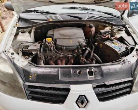 Белый Рено Симбол, объемом двигателя 1.4 л и пробегом 165 тыс. км за 2650 $, фото 6 на Automoto.ua