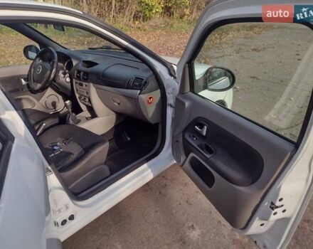 Рено Симбол 2010 в Виннице на Automoto.ua Белый Рено Симбол, объемом двигателя 1.39 л и пробегом 220 тыс. км за 3550 $, фото 14 на Automoto.ua
