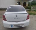 Белый Рено Симбол, объемом двигателя 1.39 л и пробегом 270 тыс. км за 4500 $, фото 2 на Automoto.ua