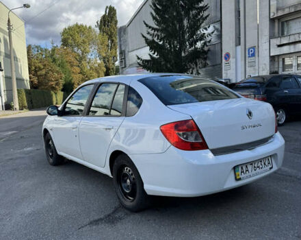 Белый Рено Симбол, объемом двигателя 1.39 л и пробегом 197 тыс. км за 4300 $, фото 4 на Automoto.ua