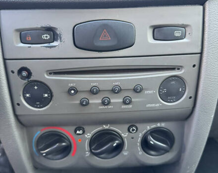 Белый Рено Симбол, объемом двигателя 1.39 л и пробегом 197 тыс. км за 4300 $, фото 26 на Automoto.ua