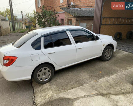 Белый Рено Симбол, объемом двигателя 1.4 л и пробегом 270 тыс. км за 4300 $, фото 2 на Automoto.ua