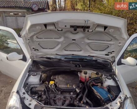 Рено Симбол 2010 в Виннице на Automoto.ua Белый Рено Симбол, объемом двигателя 1.39 л и пробегом 220 тыс. км за 3550 $, фото 16 на Automoto.ua