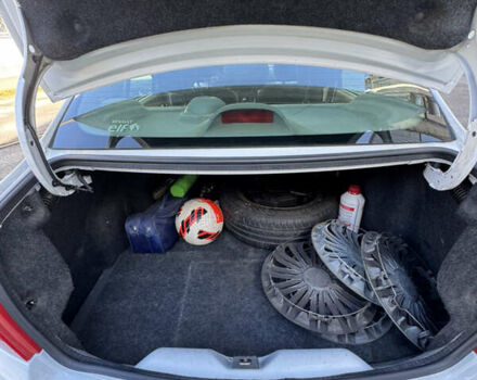 Белый Рено Симбол, объемом двигателя 1.39 л и пробегом 197 тыс. км за 4300 $, фото 14 на Automoto.ua