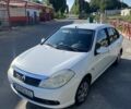 Белый Рено Симбол, объемом двигателя 1.39 л и пробегом 185 тыс. км за 3300 $, фото 4 на Automoto.ua